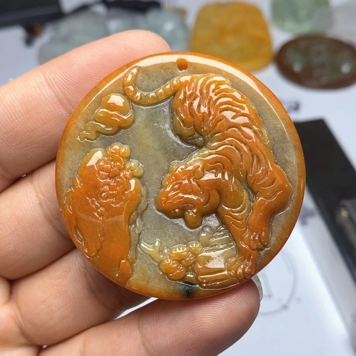 颈饰未镶嵌翡翠好***己翡翠