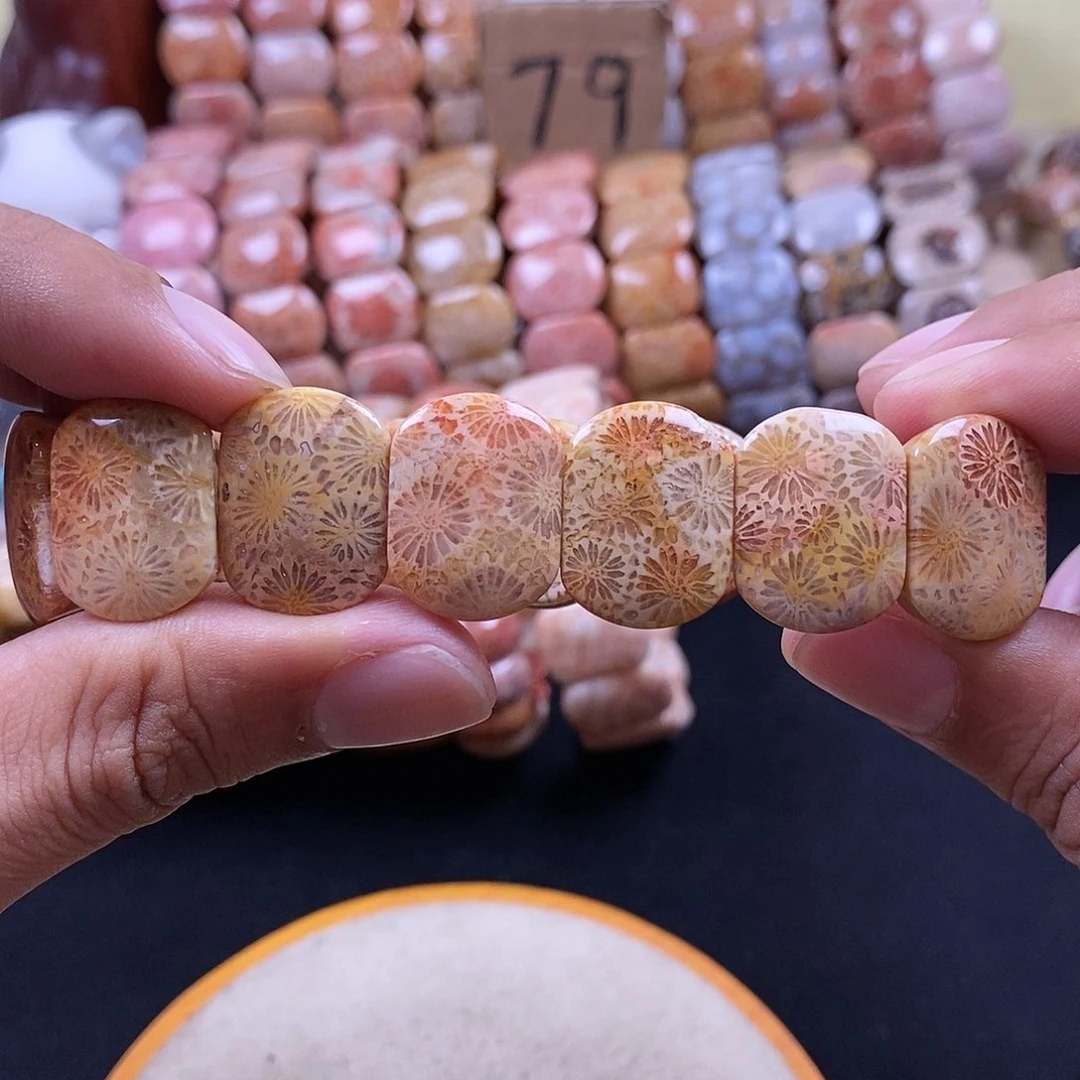 硅化珊瑚（珊瑚玉）手牌未镶嵌大雏菊花89