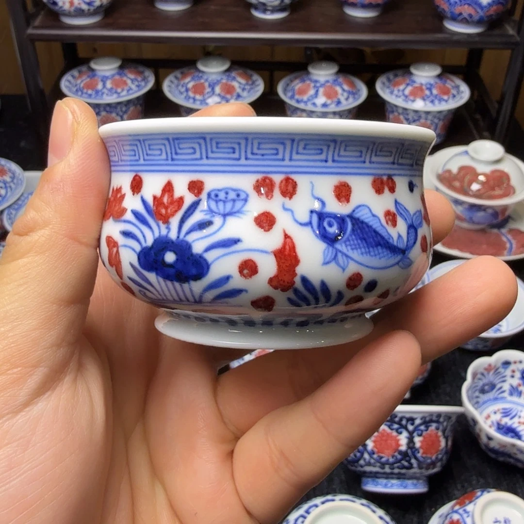 釉里红卢氏杯活动款