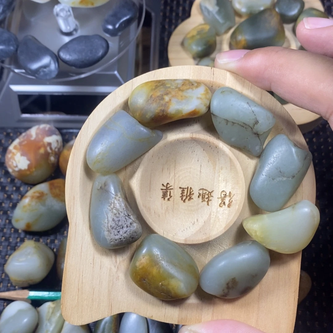 和田玉（糖玉）未镶嵌挂件