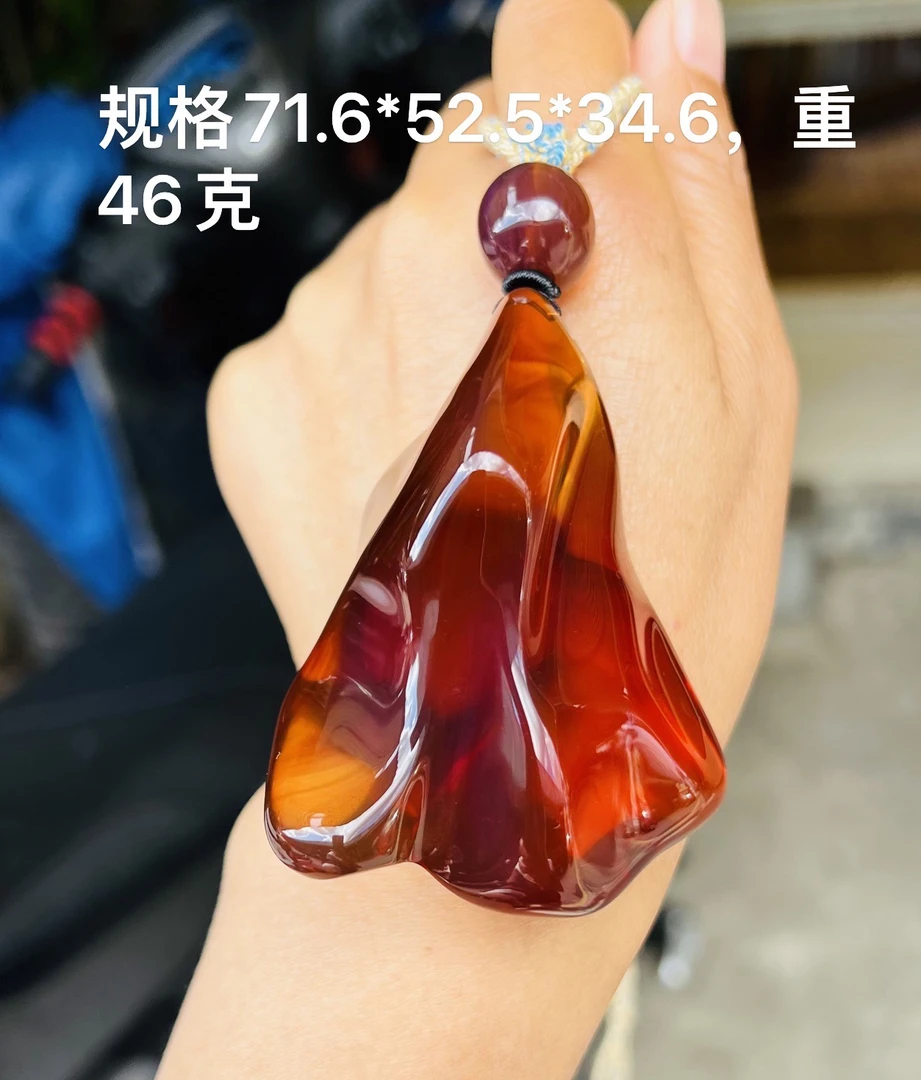 天然缅甸琥珀棕血随形吊坠