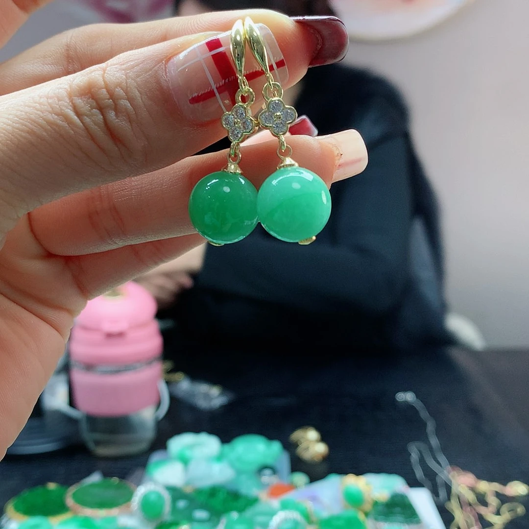 【闪购商品】石英质玉耳钉未镶嵌