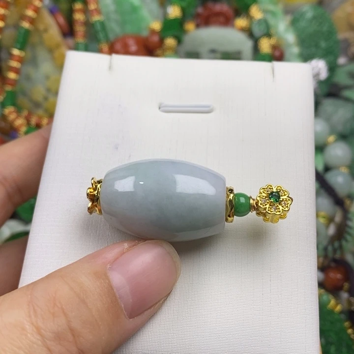 翡翠未镶嵌吊坠(赠链)