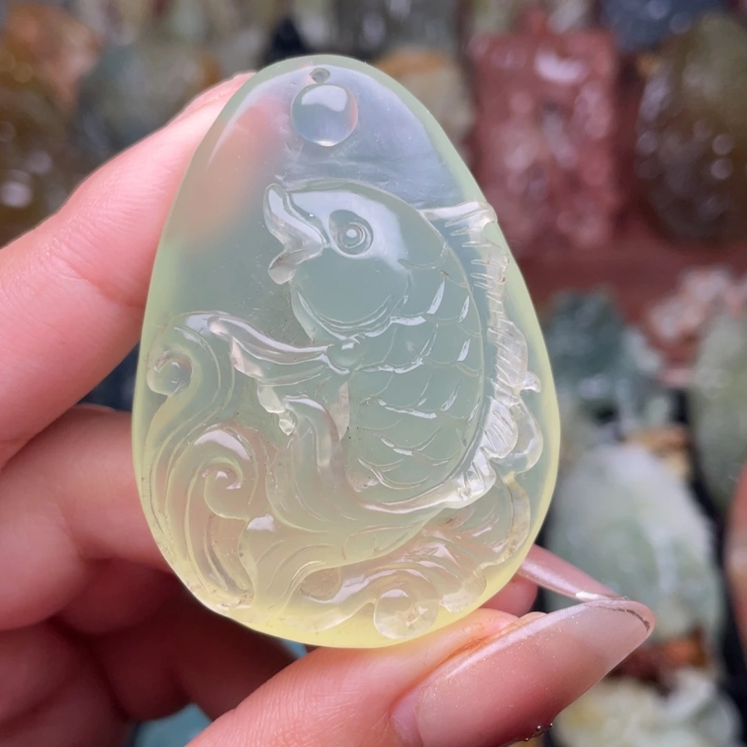 蛇纹石玉未镶嵌颈饰