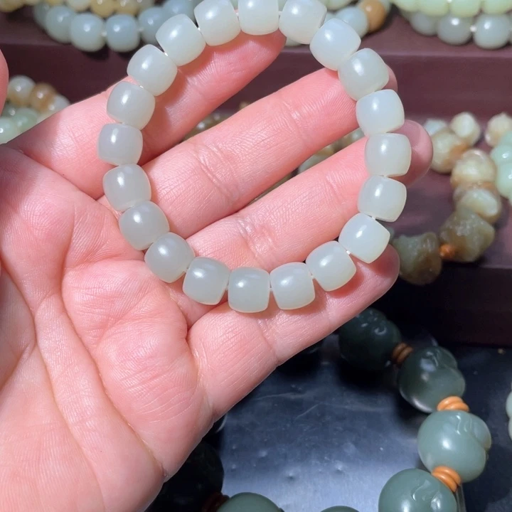 光****和田玉未镶嵌挂件