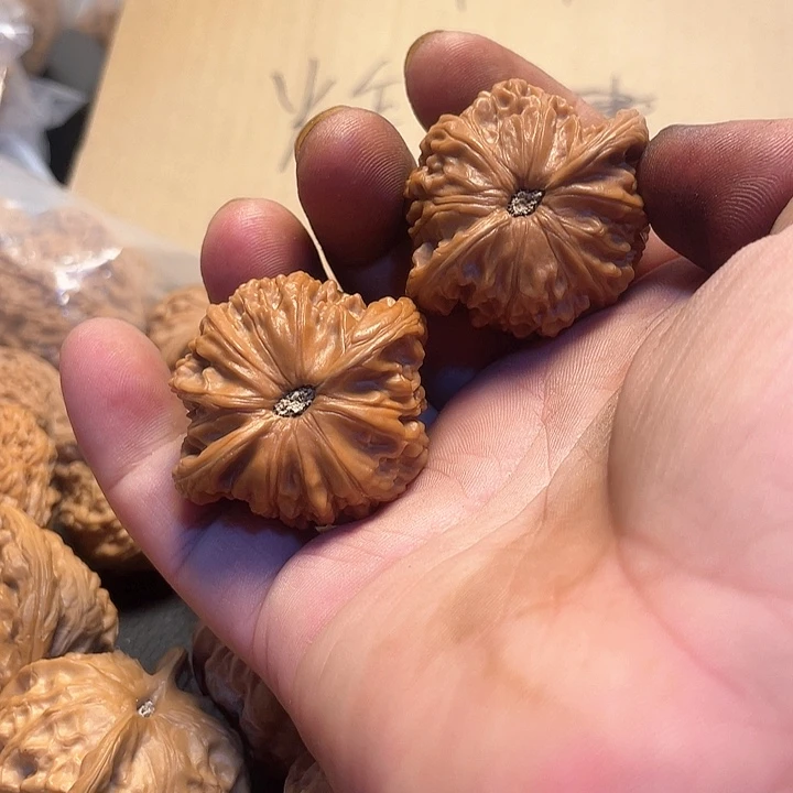 文玩核桃吊坠磨盘