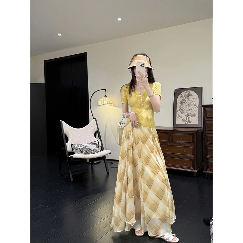 张涩涩 25春夏 "海风拂蕊" 高级度假垂感 黄白格纹大裙摆半身裙