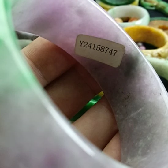 翡翠未镶嵌颈饰苹*