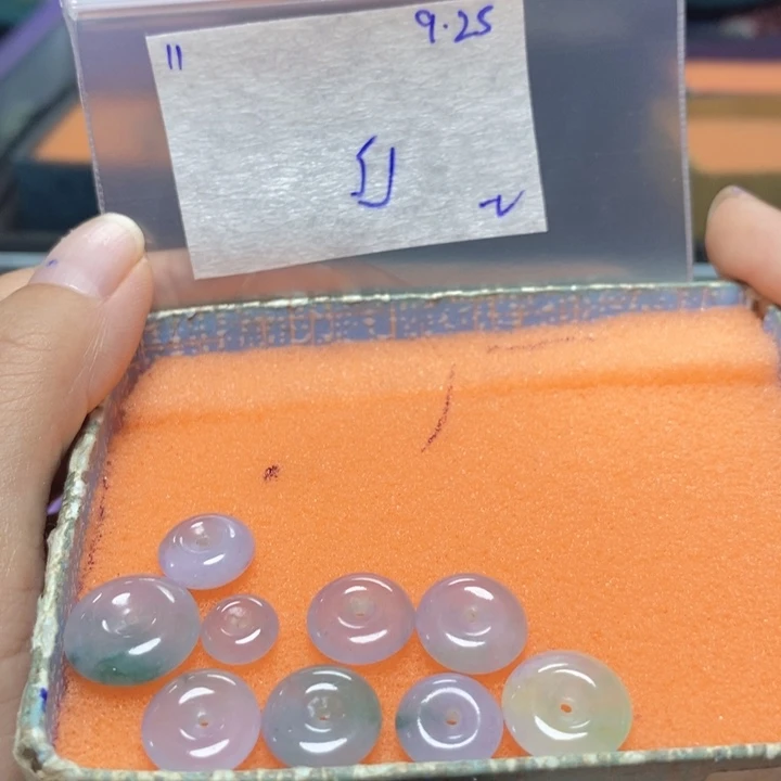 甜***彤未镶嵌定制翡翠不退