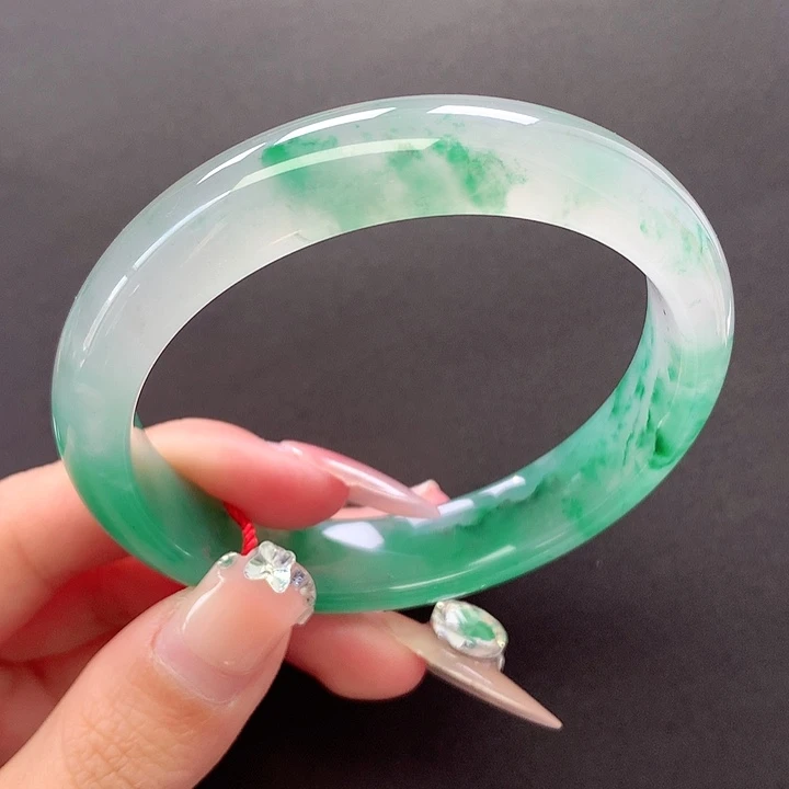 未镶嵌手镯石英质玉