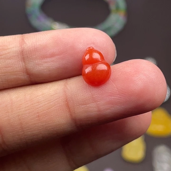 翡翠未镶嵌颈饰吊坠