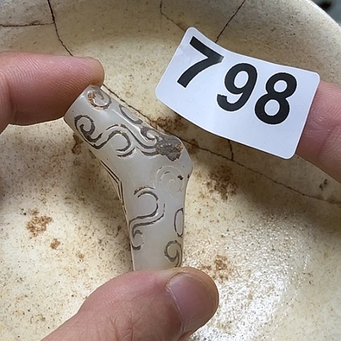 哈***塔瓷片瓷器制作过程是根据不同种类及形状