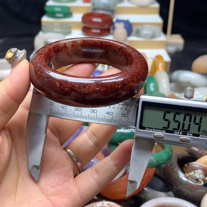 未镶嵌手镯石英质玉