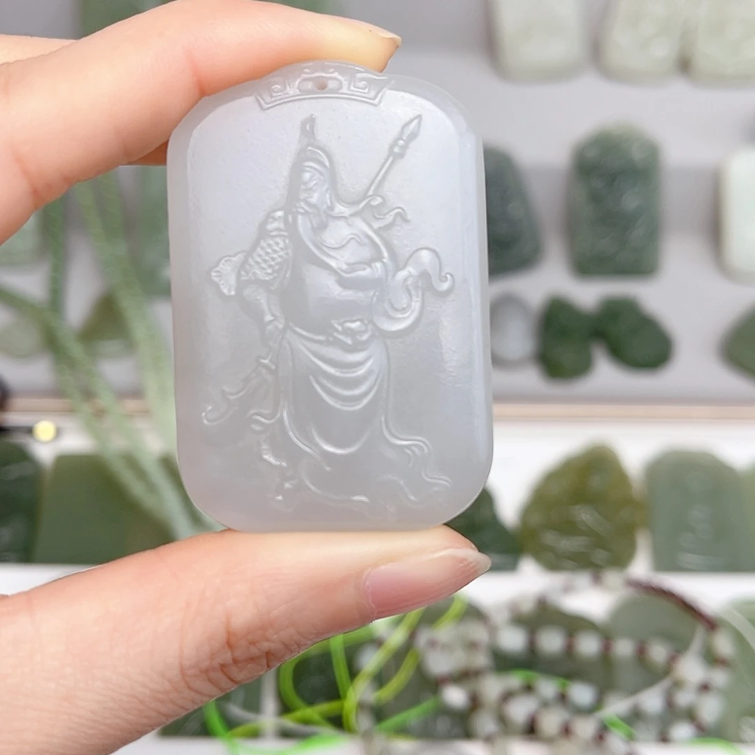 和田玉未镶嵌颈饰以****?