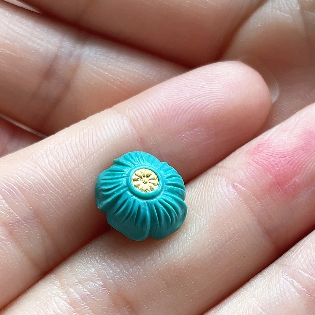绿松石未镶嵌颈饰