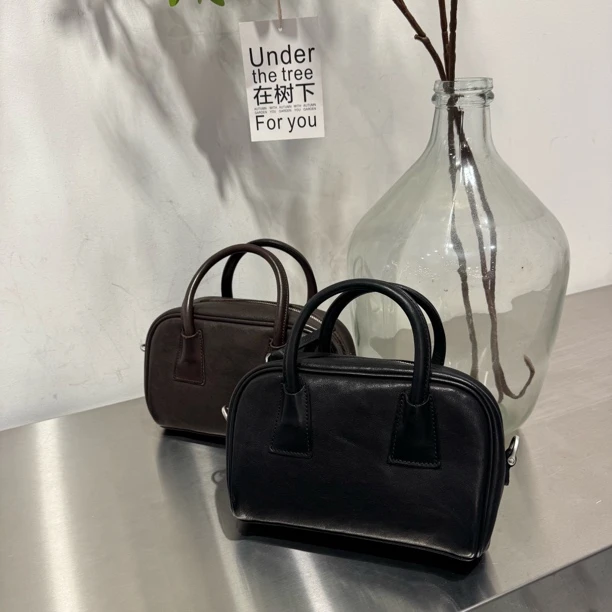 广州包黛高端定制系列原创设计小号波士顿枕头包