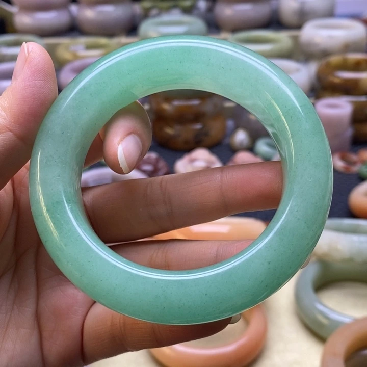 石英质玉未镶嵌手镯