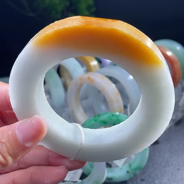 定制翡翠未镶嵌翡翠手镯