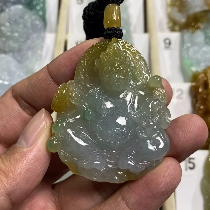 颈饰未镶嵌翡翠岁*黄财神