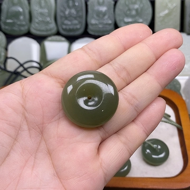 颈饰未镶嵌和田玉