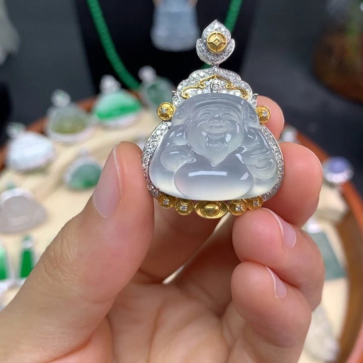 颈饰18K金镶嵌翡翠翡翠