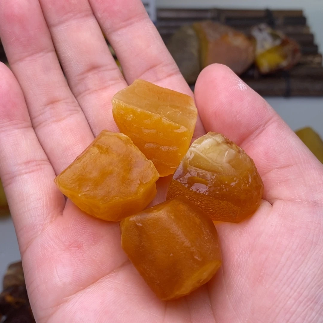 金***聚定制琥珀天然蜜蜡