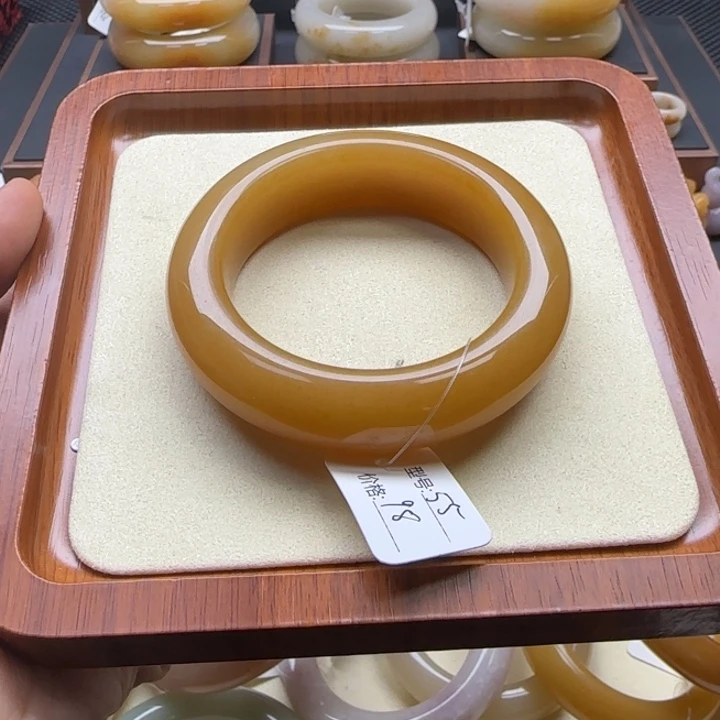 石英岩玉未镶嵌手镯