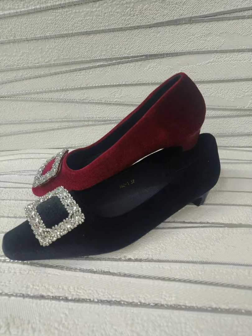 一脚蹬浅口休闲低跟水钻鞋子四季通用百搭高跟气质婚鞋单鞋红色