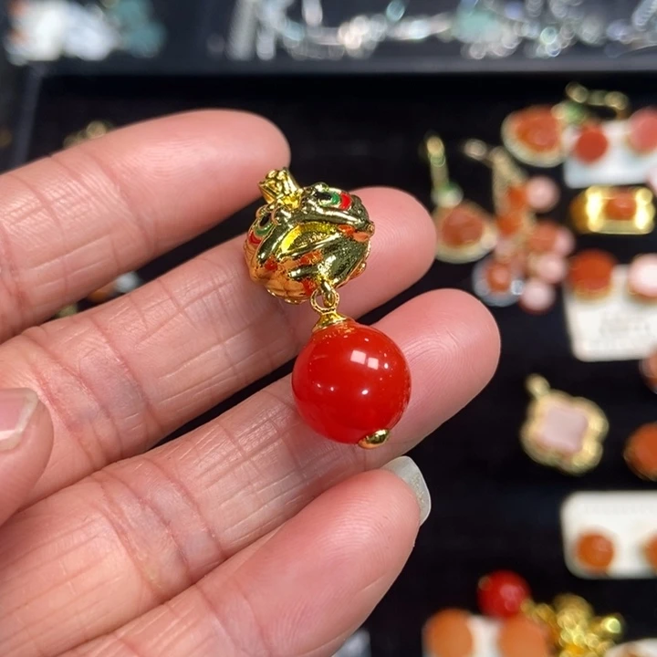 翡翠未镶嵌颈饰吊坠