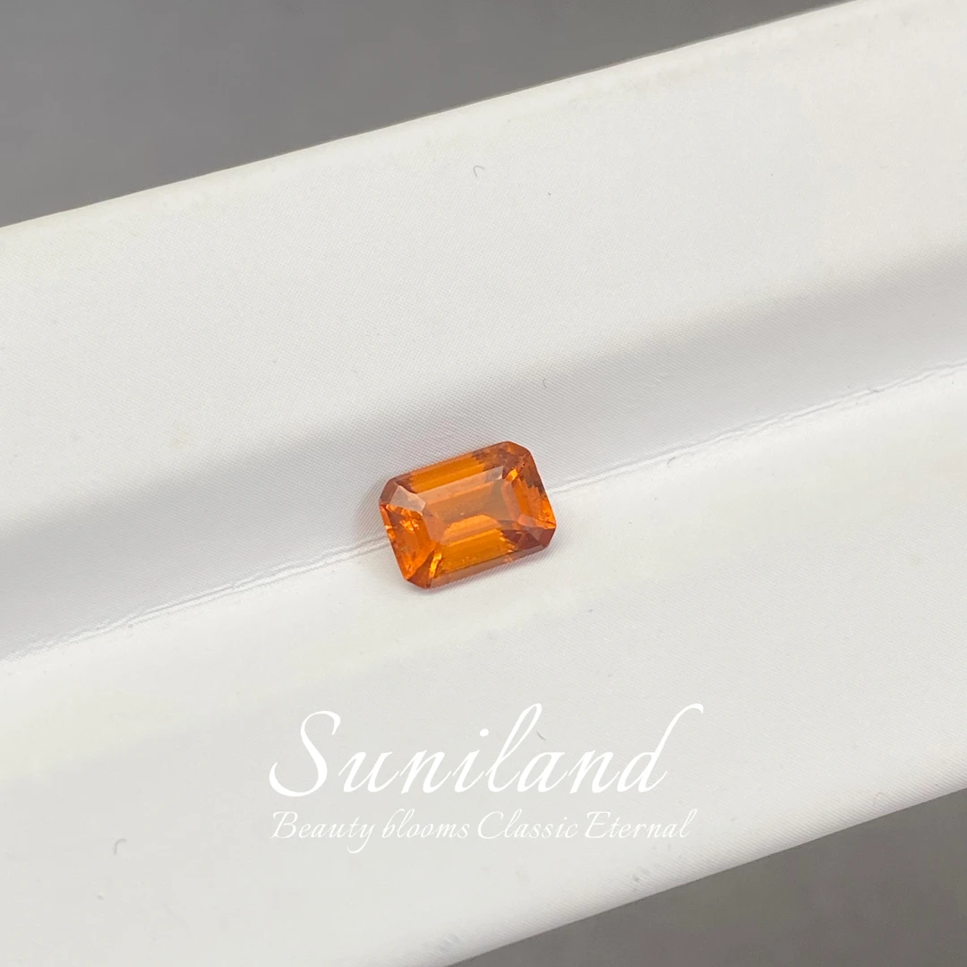 A02-1ct以上/八角形芬达石(石榴石)