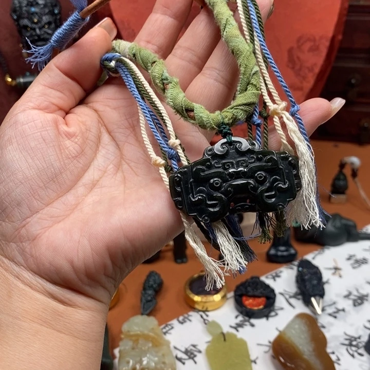 颈饰未镶嵌和田玉