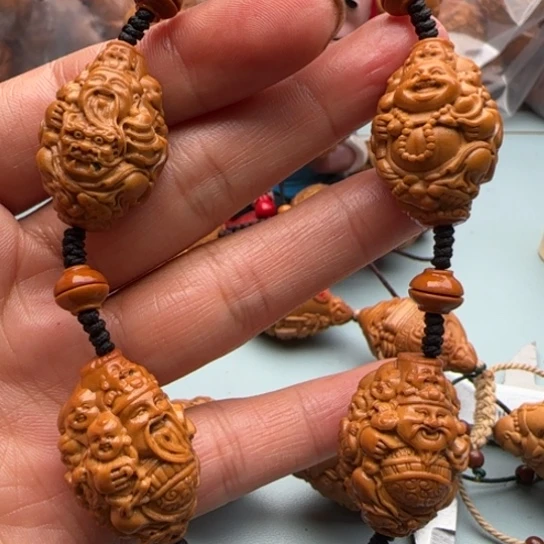 橄榄核手串雕刻工艺