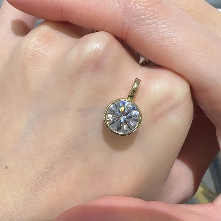 实验室培育钻石18K金镶嵌2卡泡泡吊坠重金