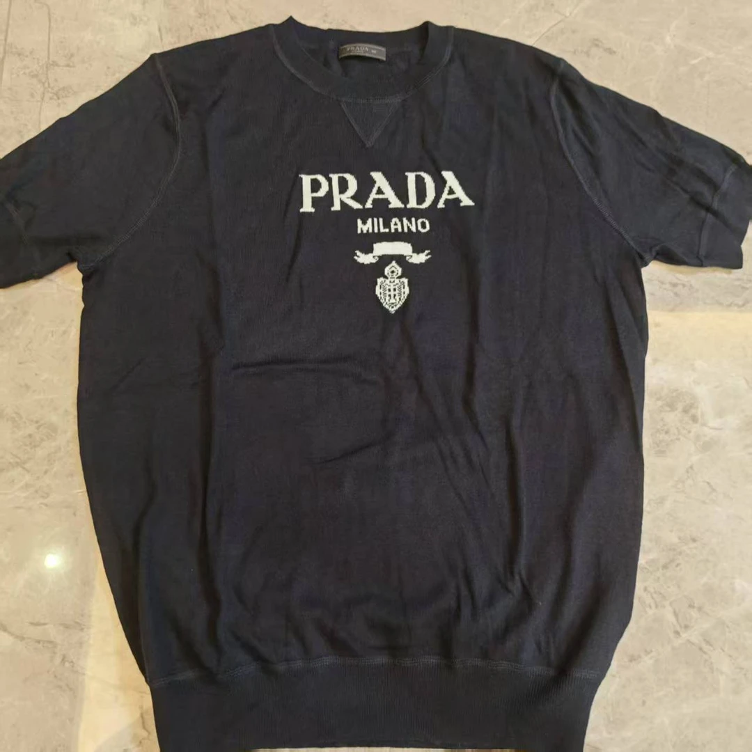 99新 Prada/普拉达 字母针织T恤  349
