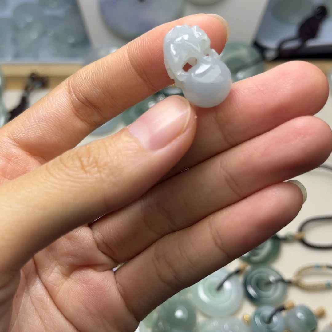 翡翠未镶嵌颈饰天然翡翠Ａ货