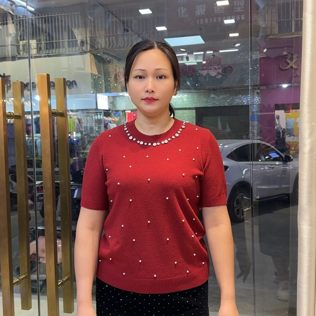 时尚短袖毛针织衫套头款针织衫圆领常规镶珠女装毛衣