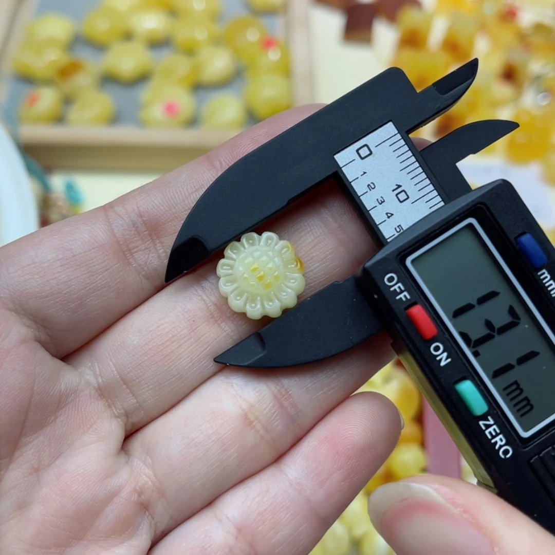 【闪购商品】蜜蜡裸石未镶嵌配饰