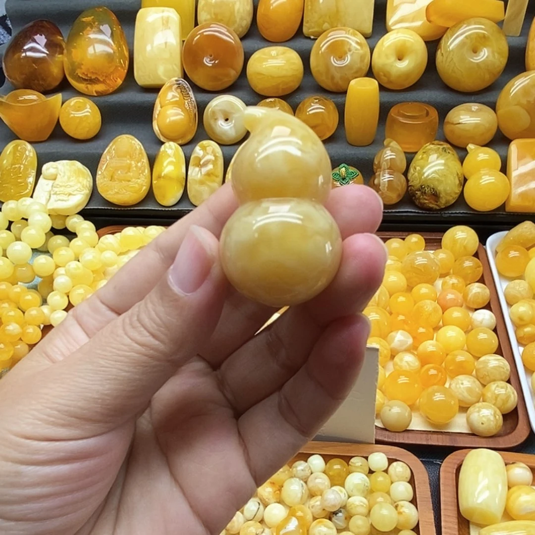 琥珀未镶嵌颈饰天然蜜蜡