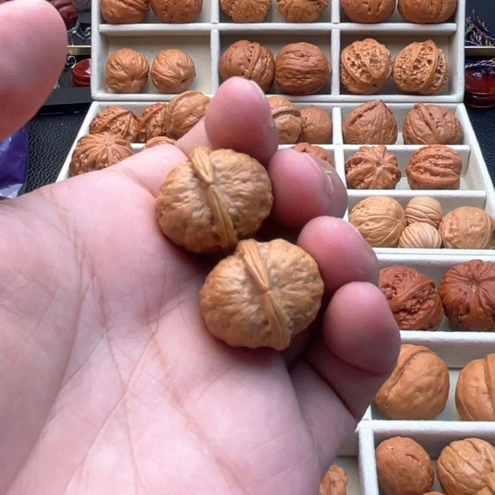 文玩核桃把件小金元宝