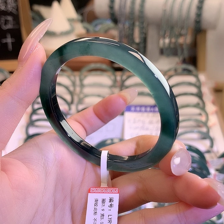 翡翠未镶嵌手镯5354