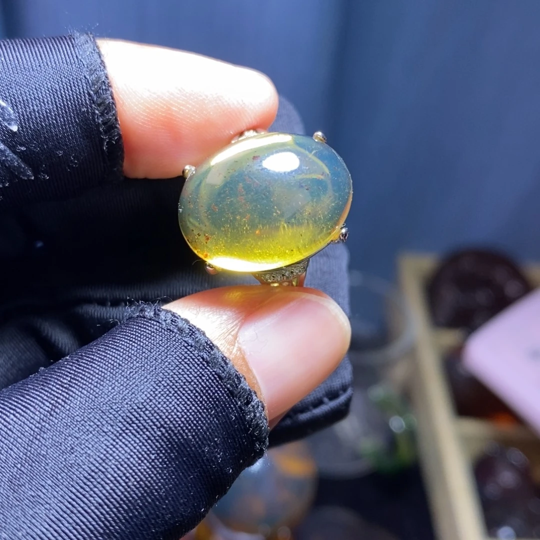 琥珀未镶嵌裸石。。。