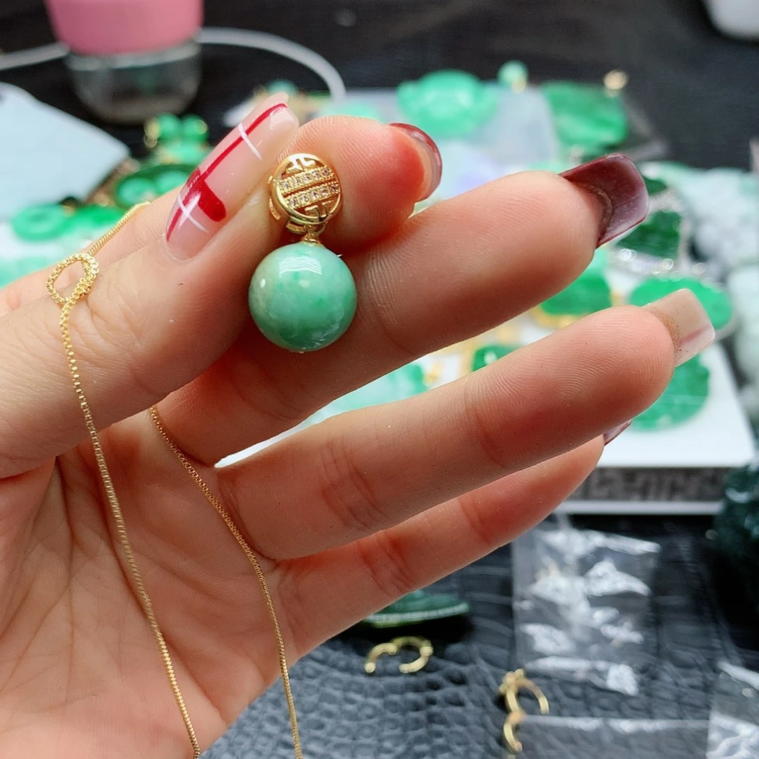 【闪购商品】翡翠吊坠(赠链)合金