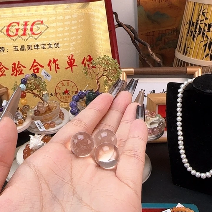 未镶嵌颈饰水晶白水球球