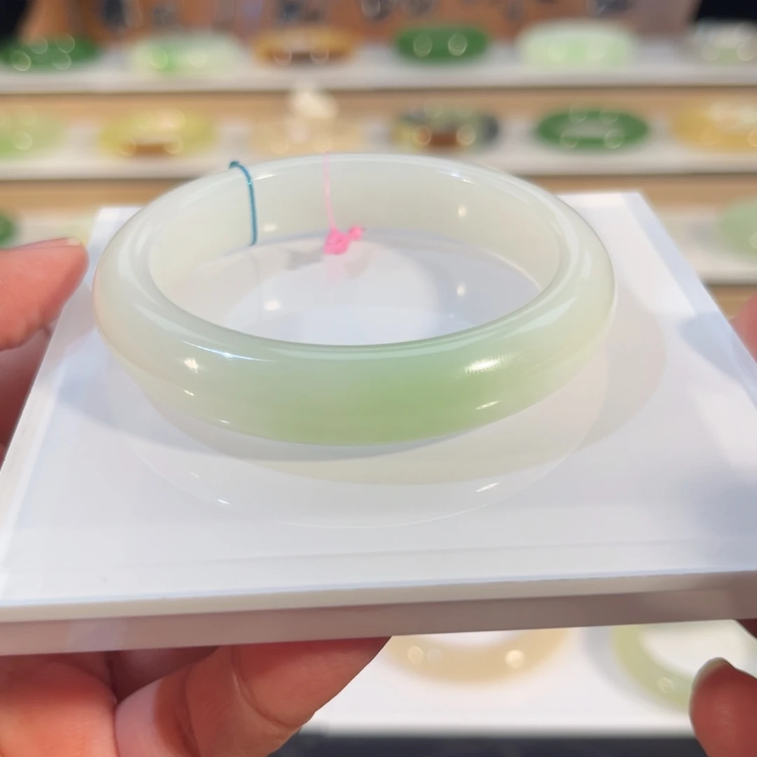 和田玉未镶嵌手镯白底翠青福利大漏