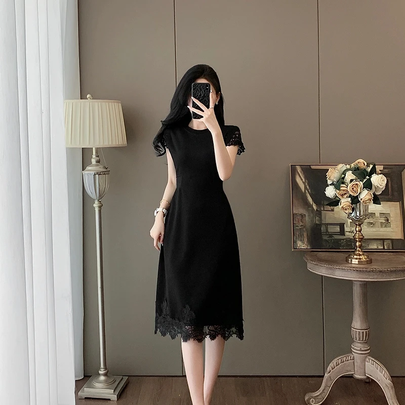 新中式连衣裙2025夏季蕾丝花边气质感赫本风小黑裙休闲风显高裙子