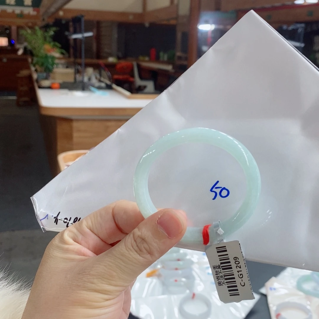 翡翠未镶嵌手镯翡翠