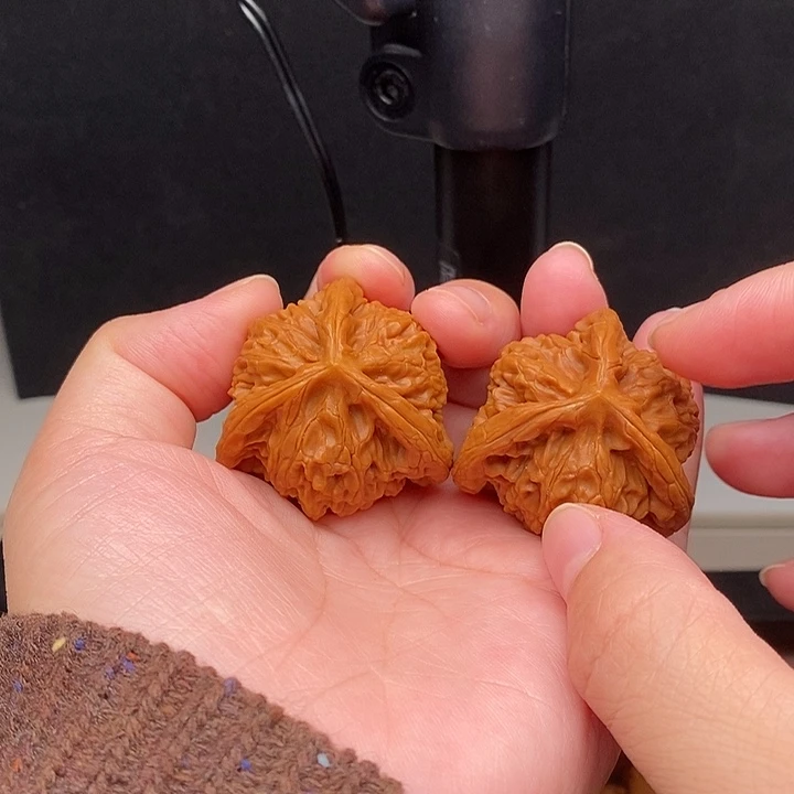 西***京文玩核桃吊坠宫灯