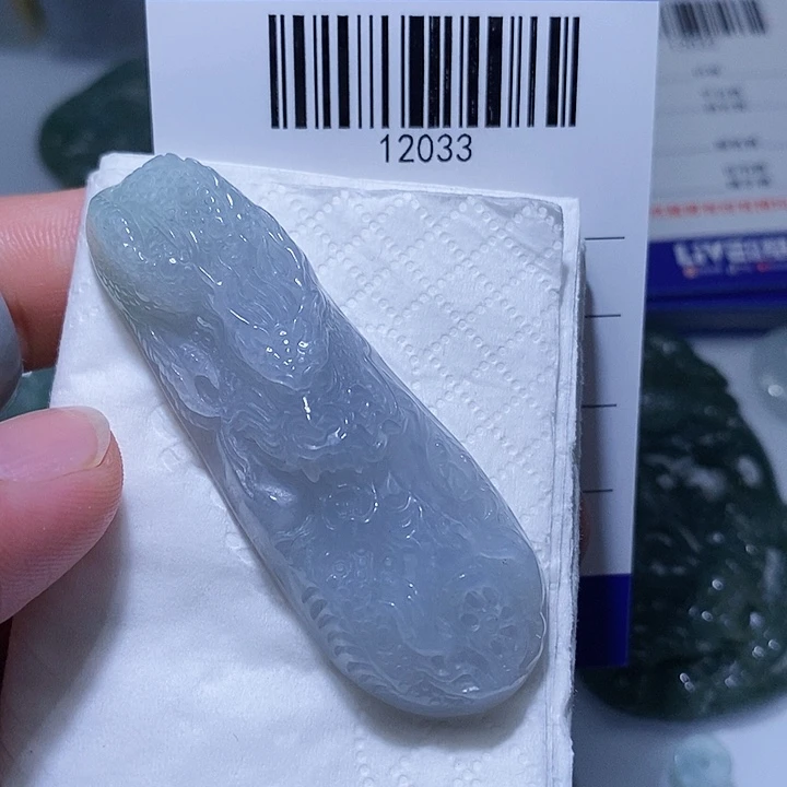 翡翠未镶嵌颈饰是