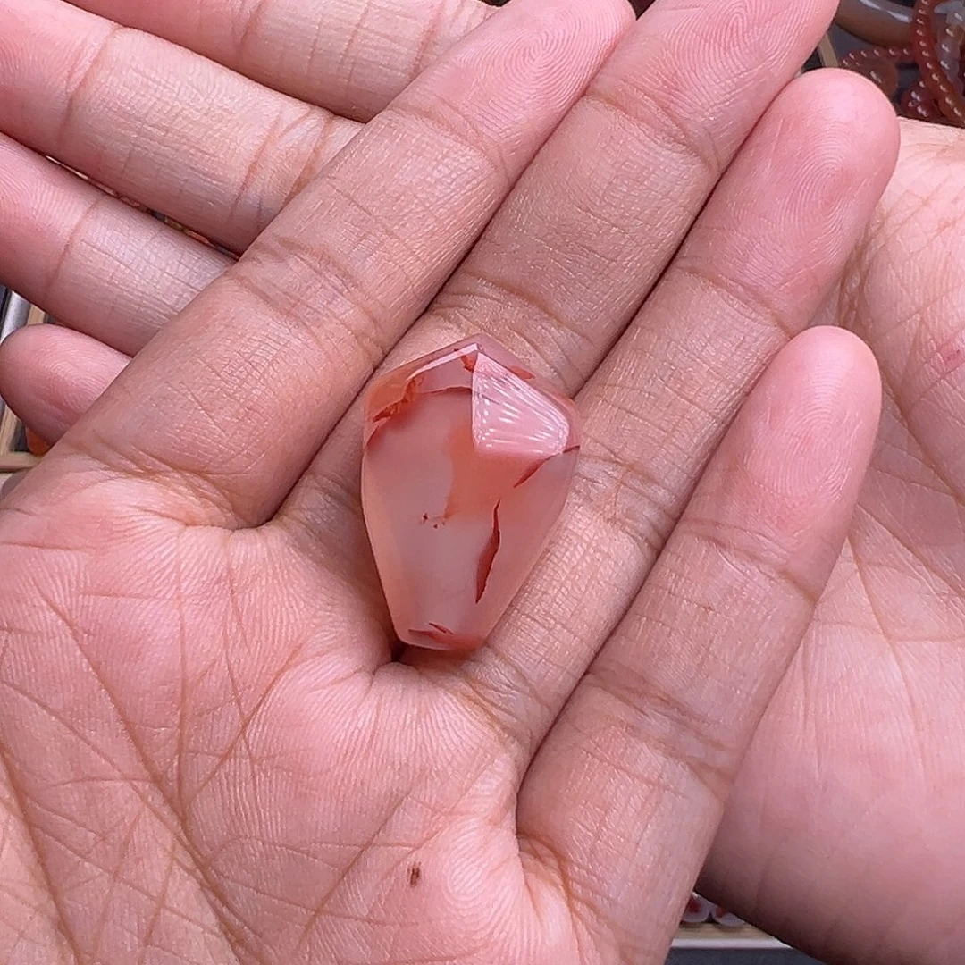 今***尾南红玛瑙未镶嵌珠宝奇石
