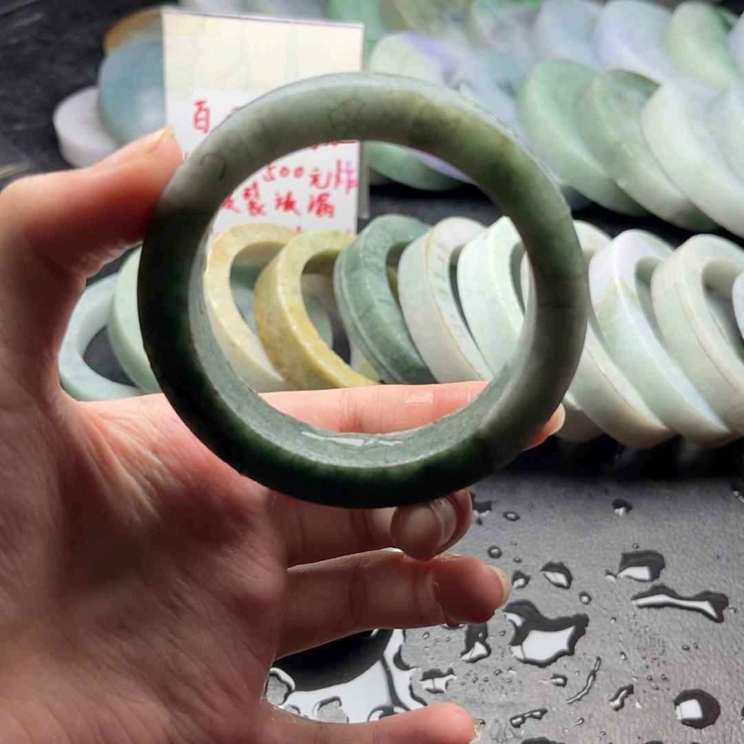 未镶嵌翡翠手镯定制翡翠
